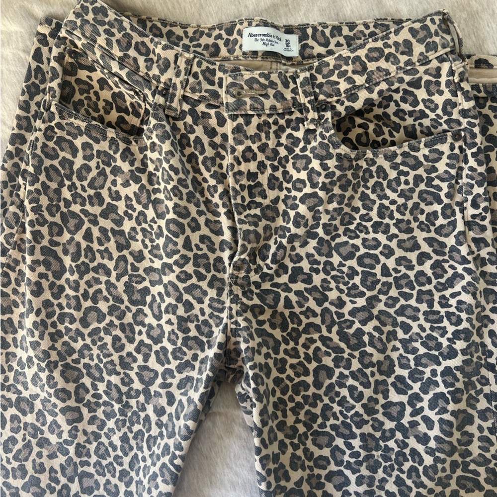 Abercrombie & Fitch size 10r Leopard Print High Rise Jeans
